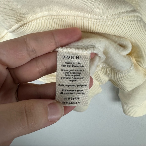 Donni. Beige Tan Eco-Fleece Sherpa Long Sleeve Crew Pullover Sweatshirt Medium - Picture 4 of 5